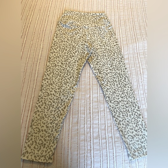 Crossover cheeta print leggings - Picture 10 of 10